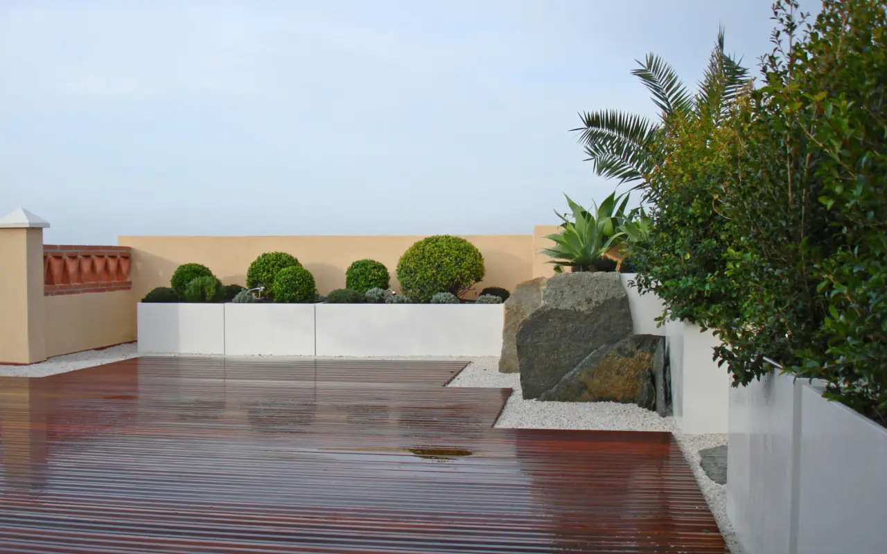 Come creare una barriera naturale anti-vento in terrazzo: i consigli degli agronomi per giugno Come creare una barriera naturale anti-vento in terrazzo: i consigli degli agronomi per giugno