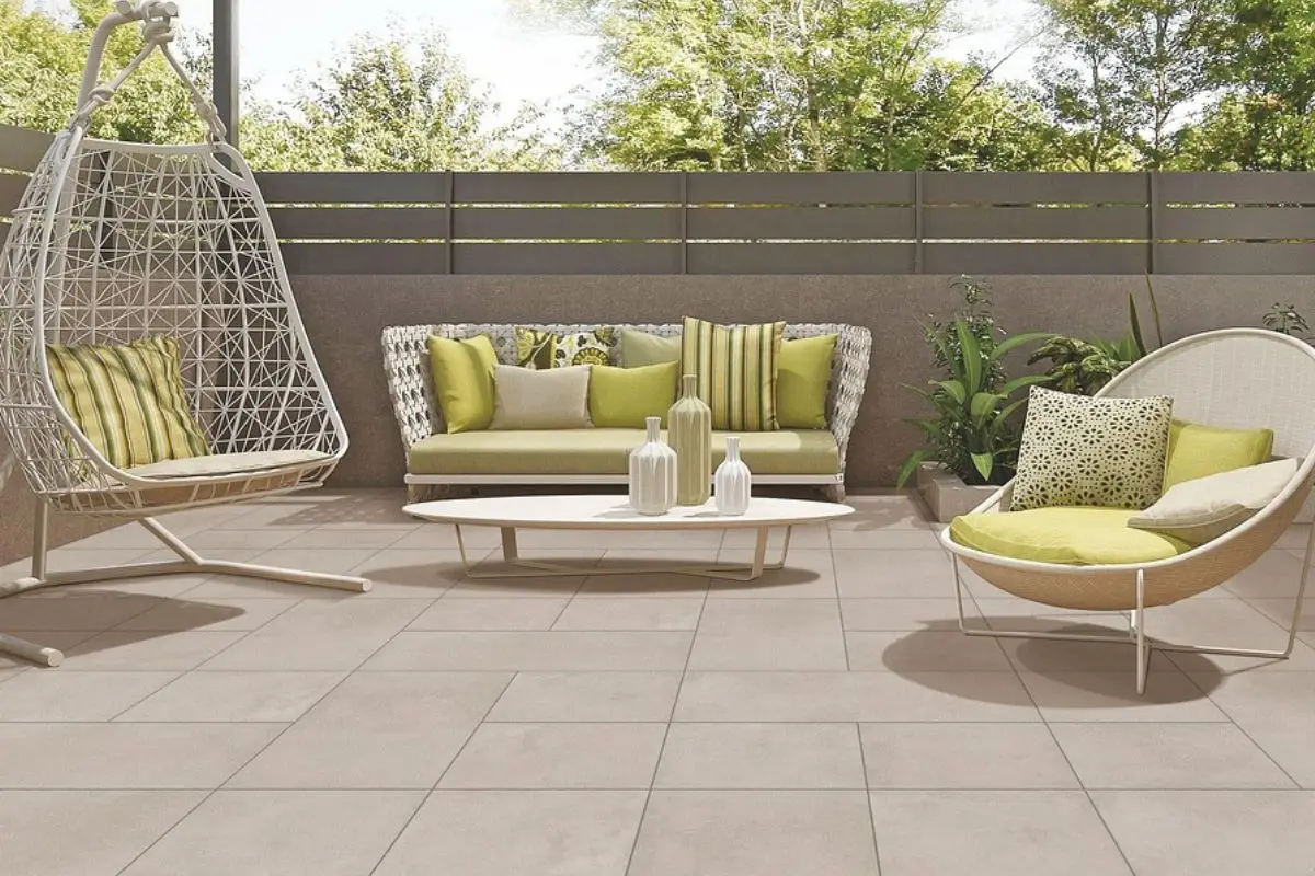 Come creare una barriera naturale anti-vento in terrazzo: i consigli degli agronomi per giugno Come creare una barriera naturale anti-vento in terrazzo: i consigli degli agronomi per giugno